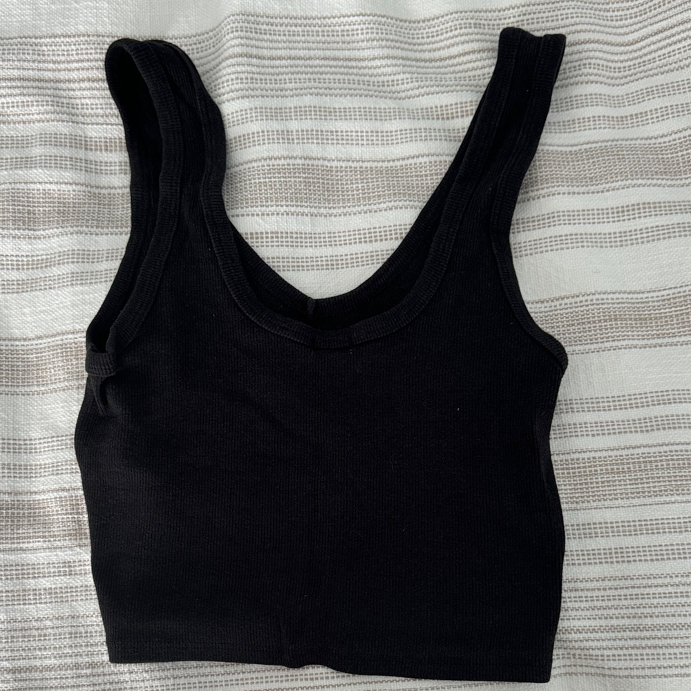 Gray Ribbed Cropped Tank Top - Picture 2 of 3